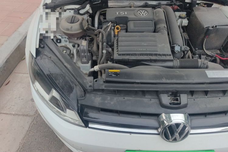 Used Volkswagen Golf 2016 230TSI Automatic Luxury Version Engine Bay Right