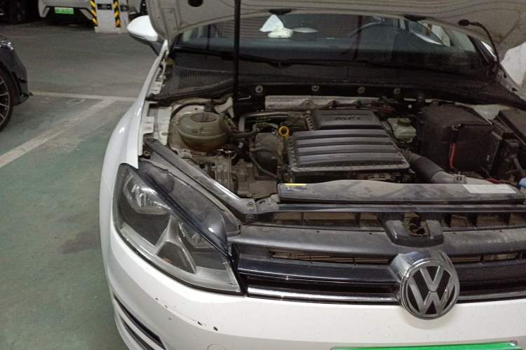 Used Volkswagen Golf 2016 1.6L Automatic Comfort Model Engine Bay Right