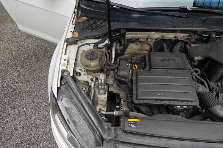 Used Volkswagen Golf 2016 1.6L Automatic Comfort Model Engine Bay Right