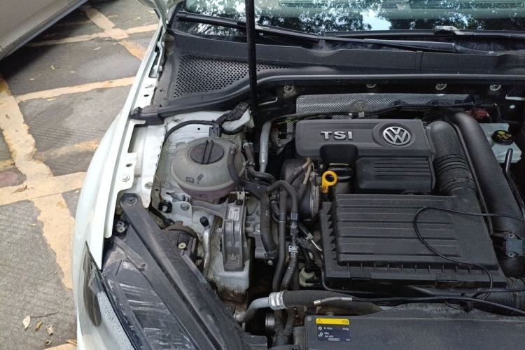 Used Volkswagen Golf 2016 230TSI Automatic Luxury Version Engine Bay Right