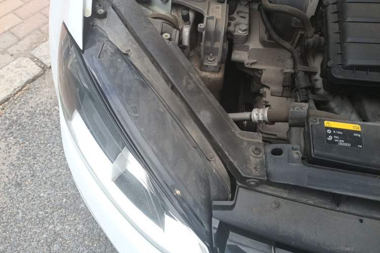 Used Volkswagen Golf 2016 1.6L Automatic Comfort Model Engine Bay Right