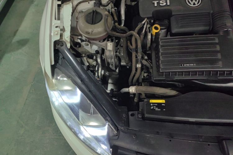 Used Volkswagen Golf 2016 230TSI Automatic Comfort Version Engine Bay Right