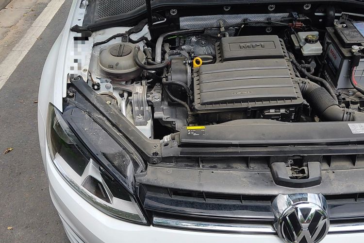 Used Volkswagen Golf 2016 1.6L Automatic Fashion Model Engine Bay Right
