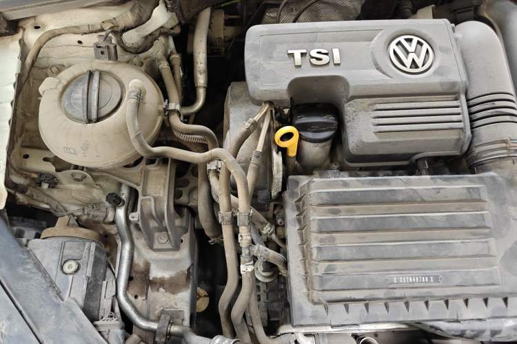 Used Volkswagen Golf 2016 230TSI Automatic Comfort Version Engine Bay Right