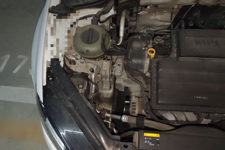 Used Volkswagen Golf 2016 1.6L Automatic Comfort Model Engine Bay Right
