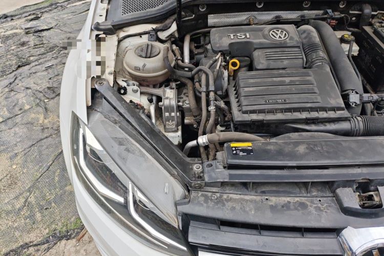 Used Volkswagen Golf 2016 230TSI Automatic Comfort Version Engine Bay Right
