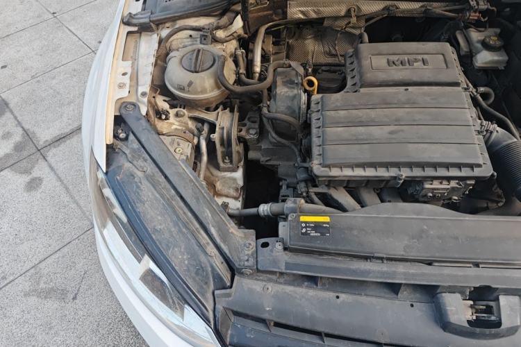 Used Volkswagen Golf 2016 1.6L Automatic Comfort Model Engine Bay Right