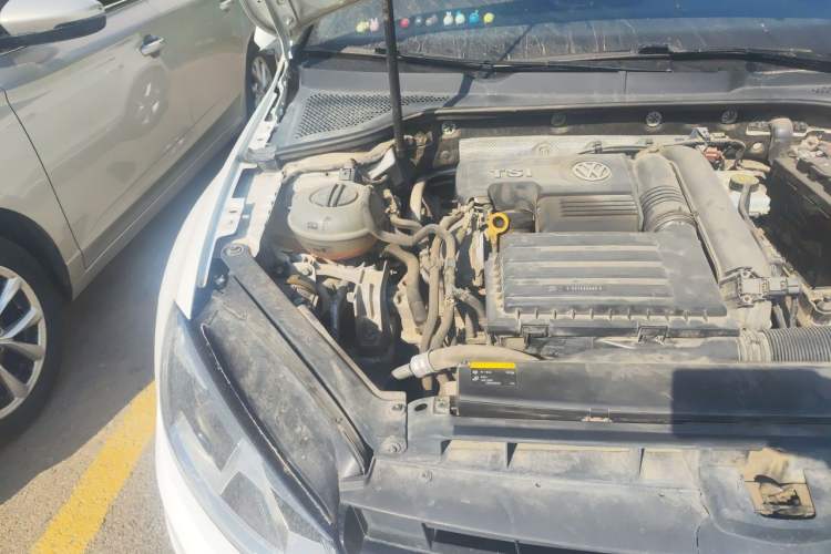 Used Volkswagen Golf 2016 230TSI Automatic Comfort Version Engine Bay Right