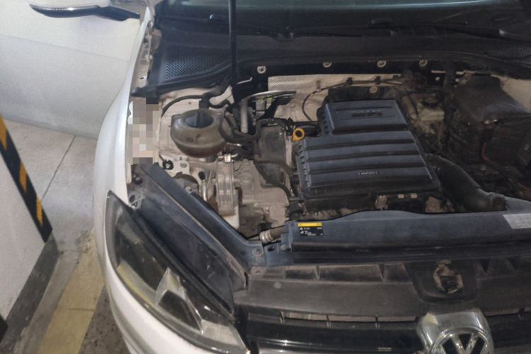 Used Volkswagen Golf 2016 1.6L Automatic Comfort Model Engine Bay Right