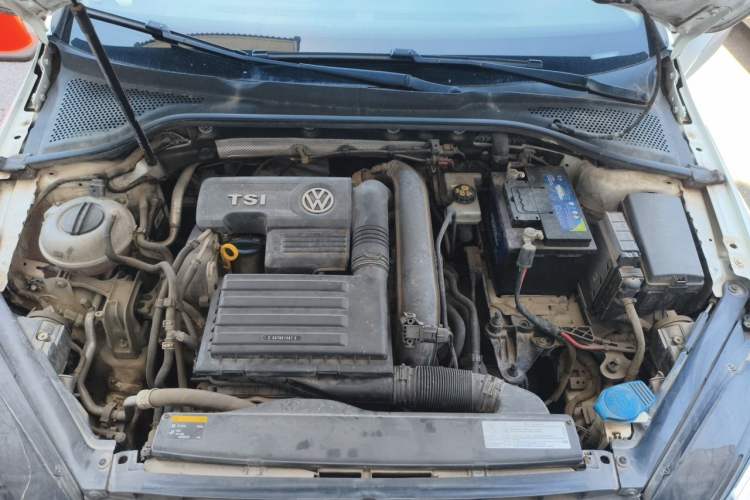 Used Volkswagen Golf 2016 230TSI Automatic Luxury Version Engine Bay