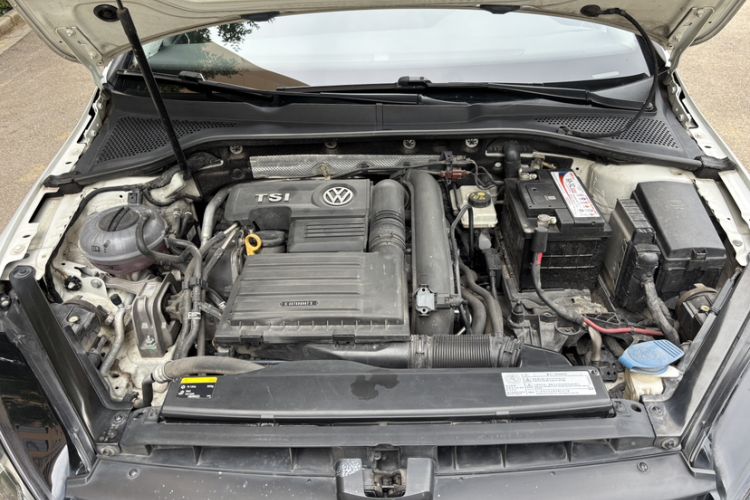 Used Volkswagen Golf 2016 230TSI Automatic Luxury Version Engine Bay