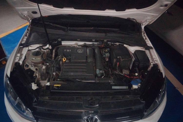 Used Volkswagen Golf 2016 230TSI Automatic Luxury Version Engine Bay