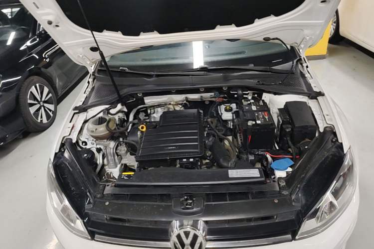 Used Volkswagen Golf 2016 1.6L Automatic Comfort Model Engine Bay