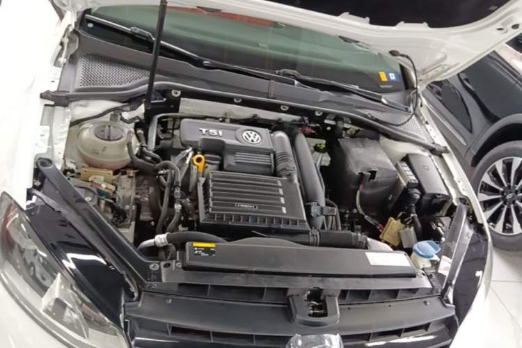 Used Volkswagen Golf 2016 230TSI Automatic Comfort Version Engine Bay