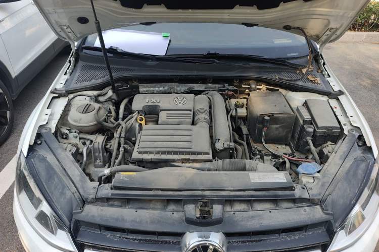 Used Volkswagen Golf 2016 230TSI Automatic Luxury Version Engine Bay
