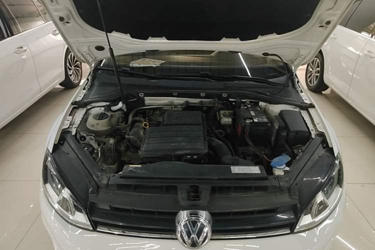 Used Volkswagen Golf 2016 1.6L Automatic Comfort Model Engine Bay