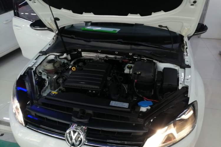 Used Volkswagen Golf 2016 1.6L Automatic Comfort Model Engine Bay