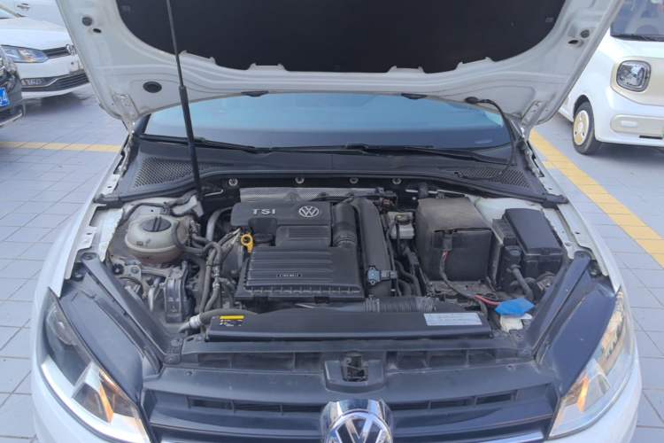 Used Volkswagen Golf 2016 230TSI Automatic Luxury Version Engine Bay