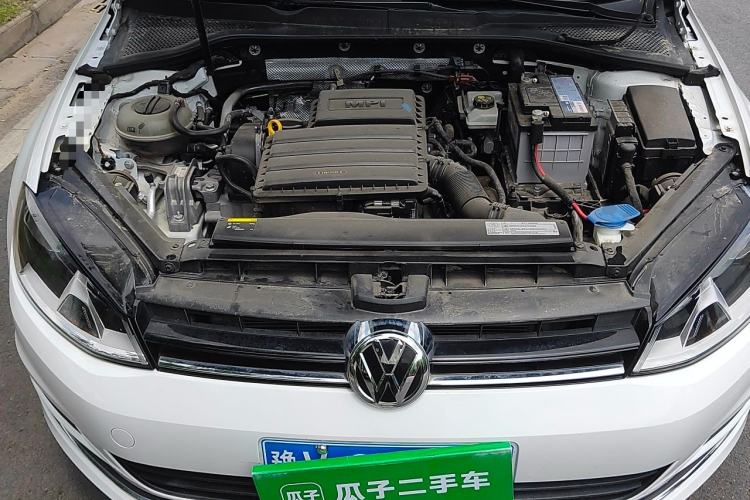 Used Volkswagen Golf 2016 1.6L Automatic Fashion Model Engine Bay