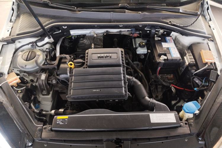 Used Volkswagen Golf 2016 1.6L Automatic Fashion Model Engine Bay