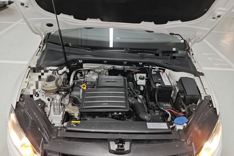 Used Volkswagen Golf 2016 1.6L Automatic Fashion Model Engine Bay