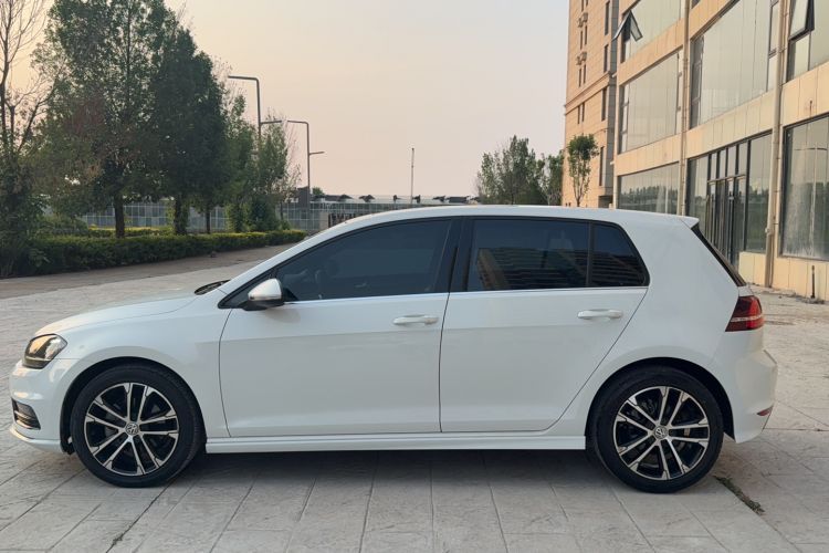 Used Volkswagen Golf 2016 1.4TSI Automatic R-Line Exterior 1