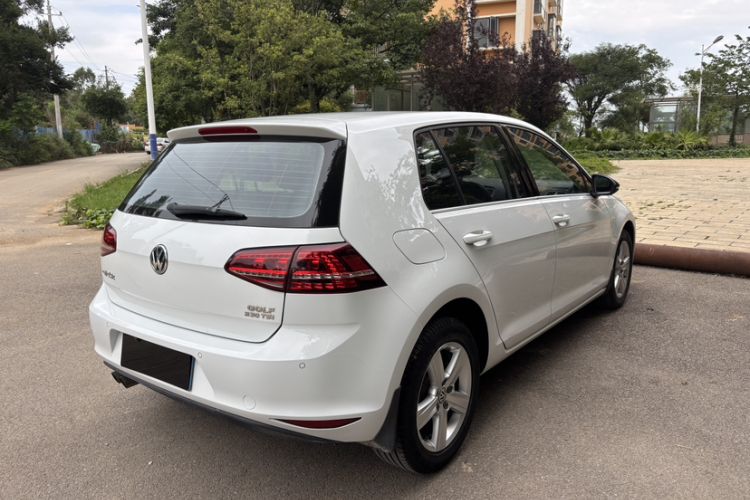 Used Volkswagen Golf 2016 230TSI Automatic Luxury Version Exterior 1