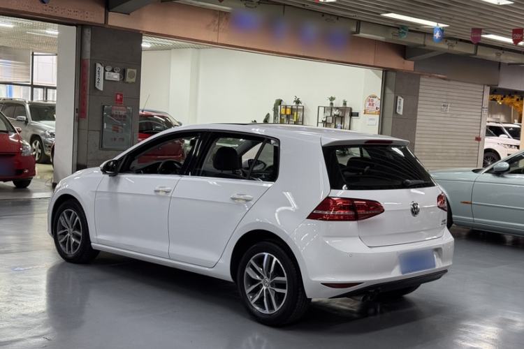 Used Volkswagen Golf 2016 230TSI Automatic Luxury Version Exterior 2