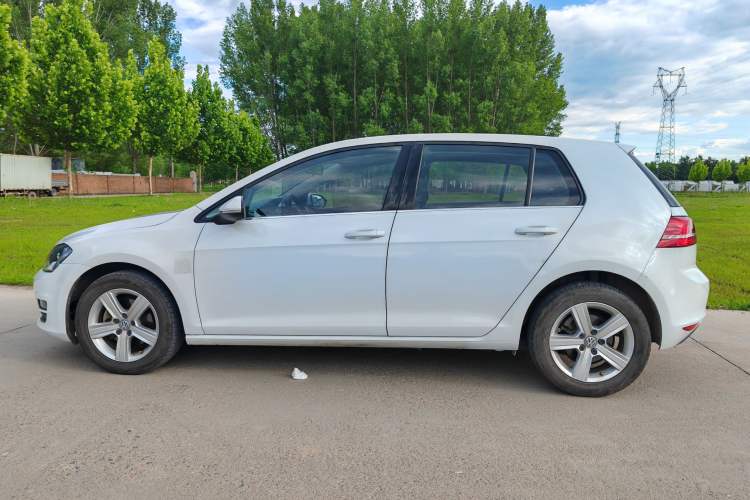 Used Volkswagen Golf 2016 1.6L Automatic Comfort Model Exterior 2