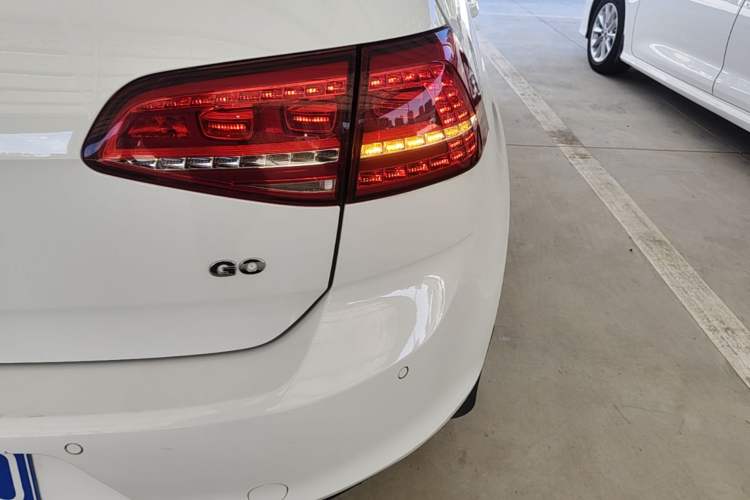 Used Volkswagen Golf 2016 230TSI Automatic Comfort Version Exterior 3