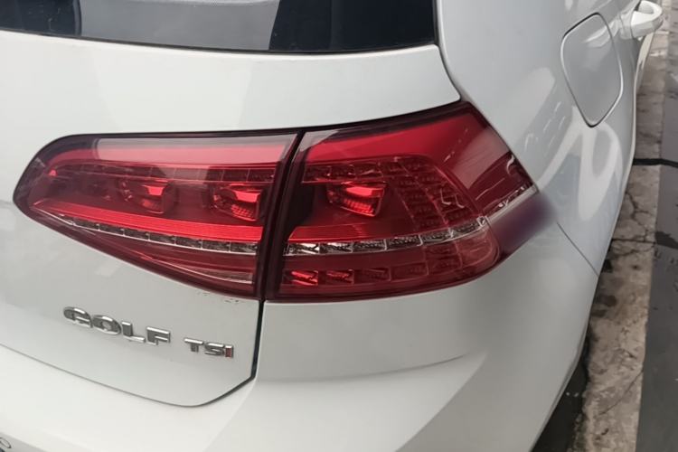 Used Volkswagen Golf 2016 230TSI Automatic Luxury Version Exterior 3
