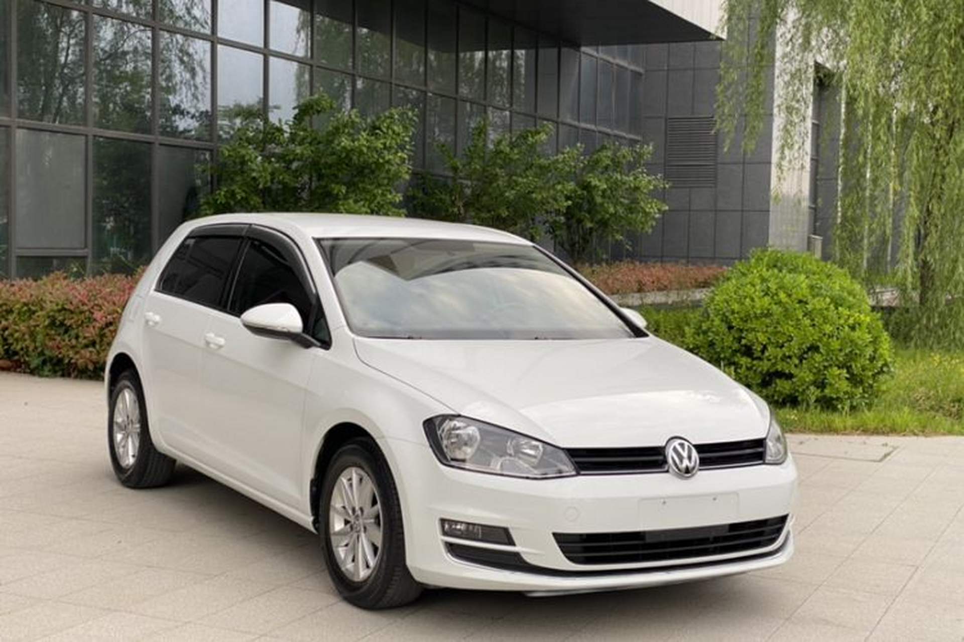 Used Volkswagen Golf 2016 1.6L Manual Fashion Edition Exterior 3