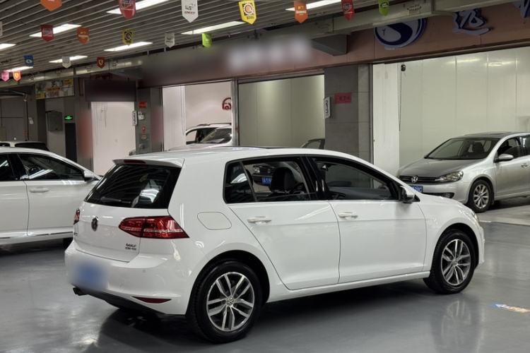 Used Volkswagen Golf 2016 230TSI Automatic Luxury Version Exterior 3
