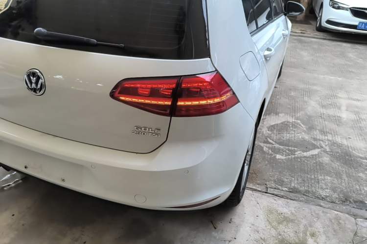 Used Volkswagen Golf 2016 230TSI Automatic Comfort Version Exterior 3