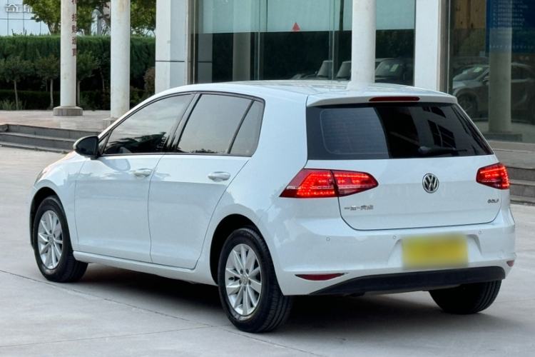 Used Volkswagen Golf 2016 1.6L Automatic Fashion Model Exterior 3