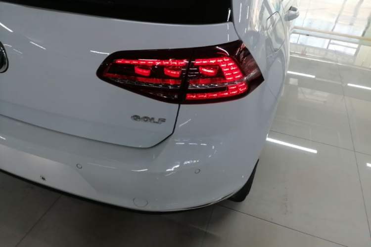 Used Volkswagen Golf 2016 1.6L Automatic Comfort Model Exterior 3