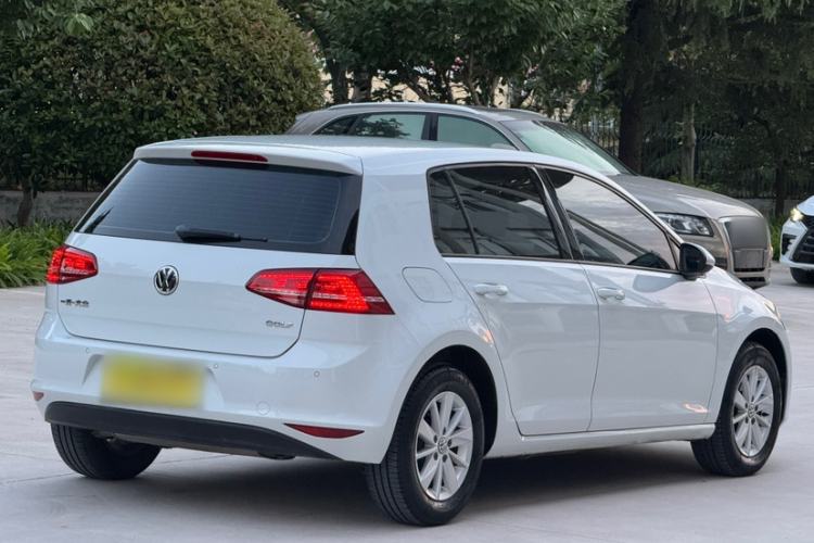 Used Volkswagen Golf 2016 1.6L Automatic Fashion Model Exterior 4