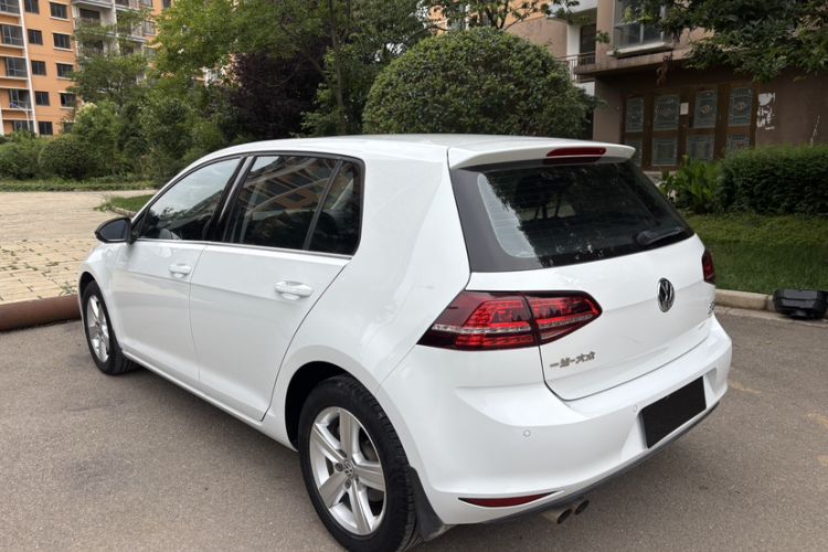 Used Volkswagen Golf 2016 230TSI Automatic Luxury Version Exterior 4