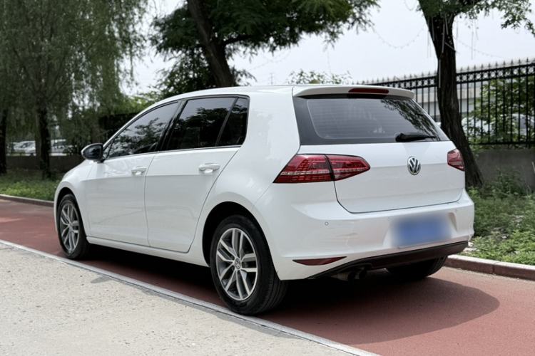 Used Volkswagen Golf 2016 230TSI Automatic Luxury Version Exterior 4