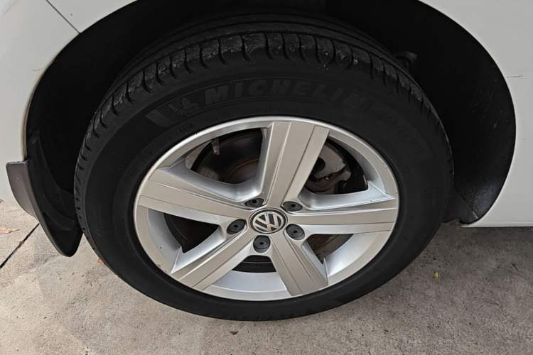 Used Volkswagen Golf 2016 230TSI Automatic Comfort Version Exterior 5