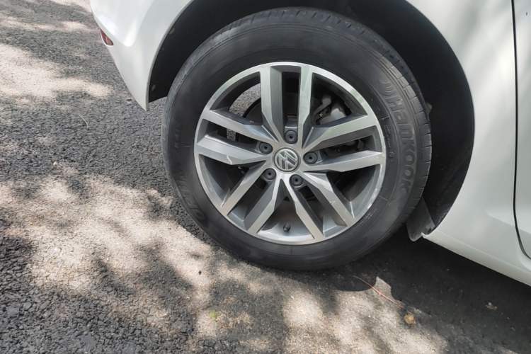 Used Volkswagen Golf 2016 230TSI Automatic Luxury Version Exterior 5