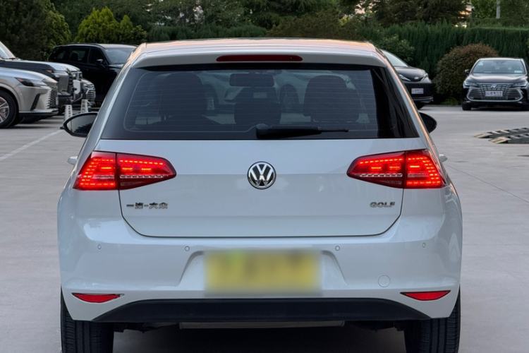 Used Volkswagen Golf 2016 1.6L Automatic Fashion Model Exterior 5