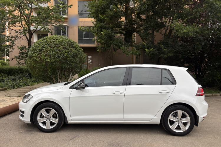Used Volkswagen Golf 2016 230TSI Automatic Luxury Version Exterior 5