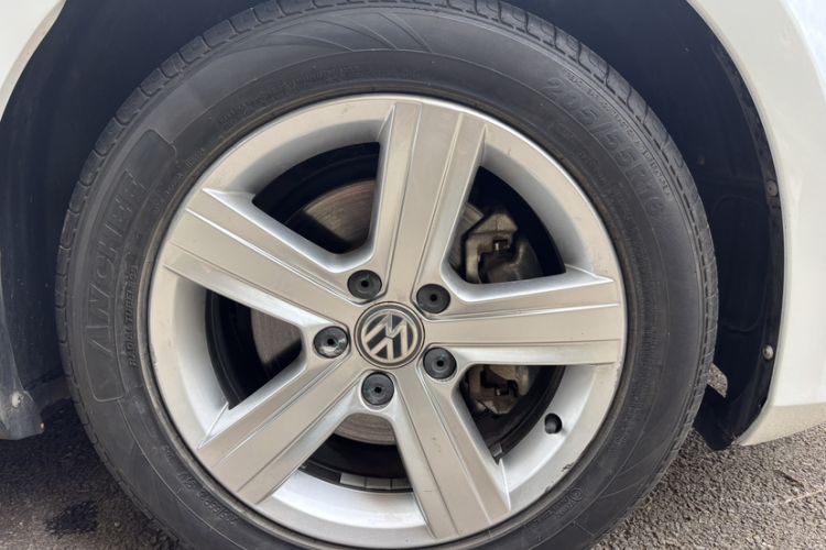 Used Volkswagen Golf 2016 230TSI Automatic Luxury Version Exterior 6