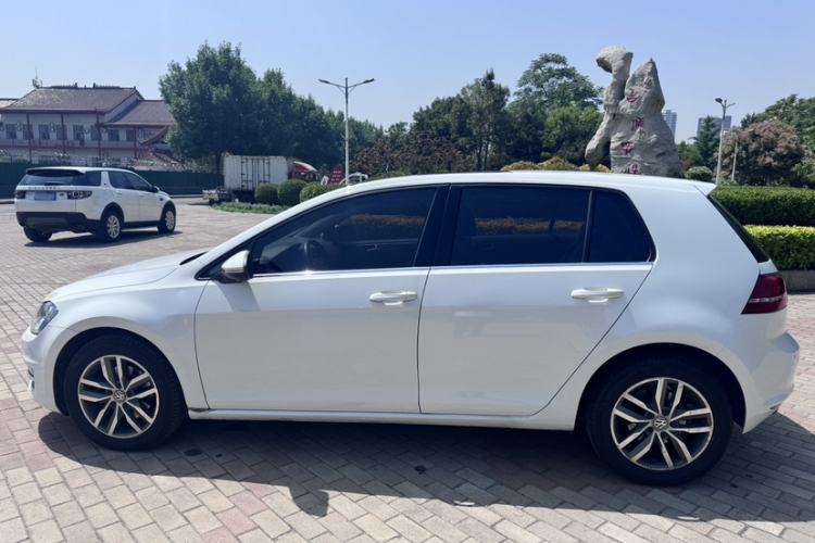 Used Volkswagen Golf 2016 230TSI Automatic Luxury Version Exterior 8