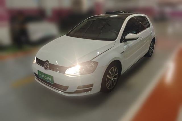 Ojetý Volkswagen Golf 2016 230TSI Automatic Luxury Version