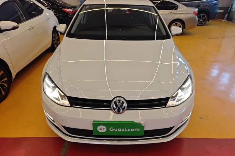 Used Volkswagen Golf 2016 1.6L Manual Fashion Edition Front