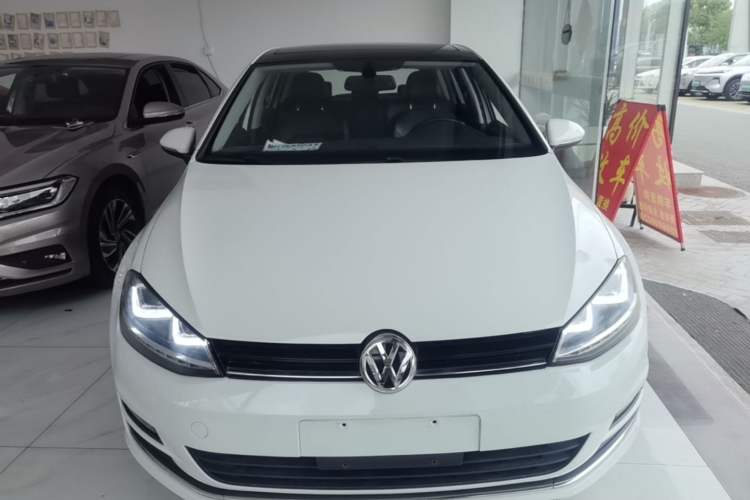 Used Volkswagen Golf 2016 230TSI Automatic Luxury Version Front