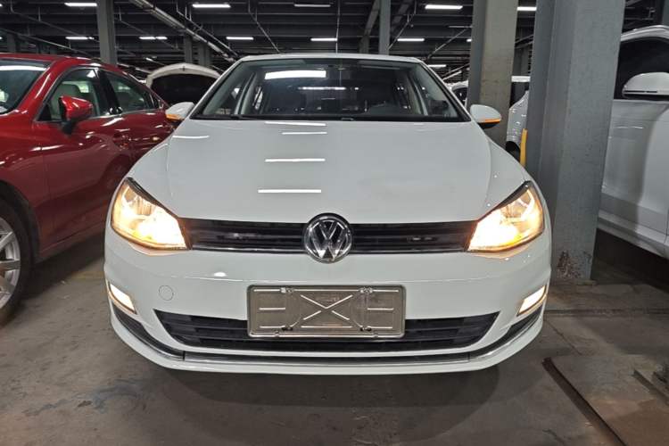 Used Volkswagen Golf 2016 1.6L Automatic Fashion Model Front