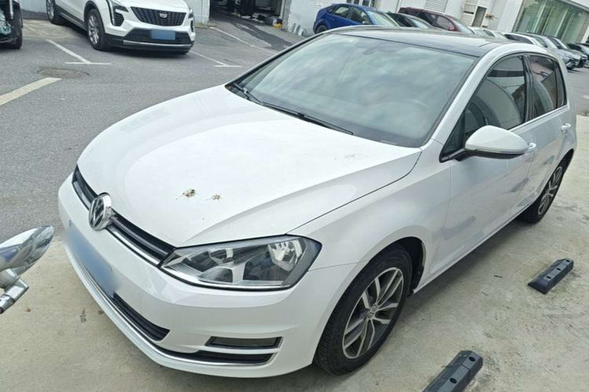 Used Volkswagen Golf 2016 230TSI Automatic Luxury Version Front Left 45 Deg